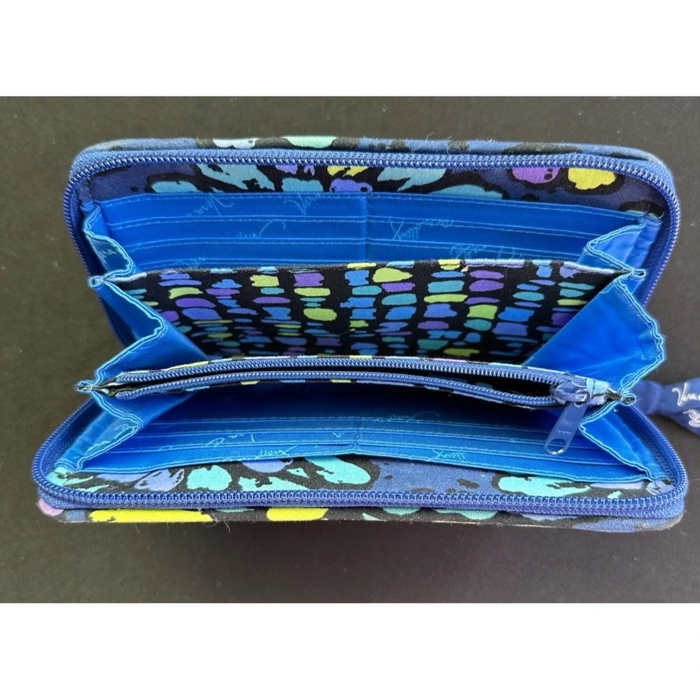 Vera Bradley Zip-Around Wallet Blue Indigo Pop Pattern Accordion 8x5 Credit Card - Picture 8 of 12